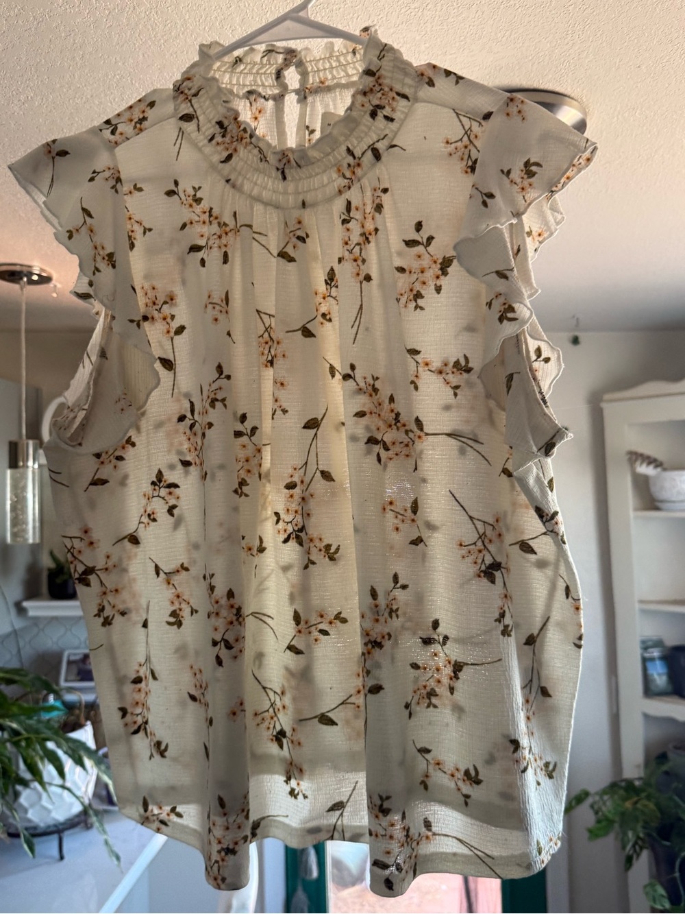 MELLODAY White Floral Ruffle Neck Sleeveless Blouse